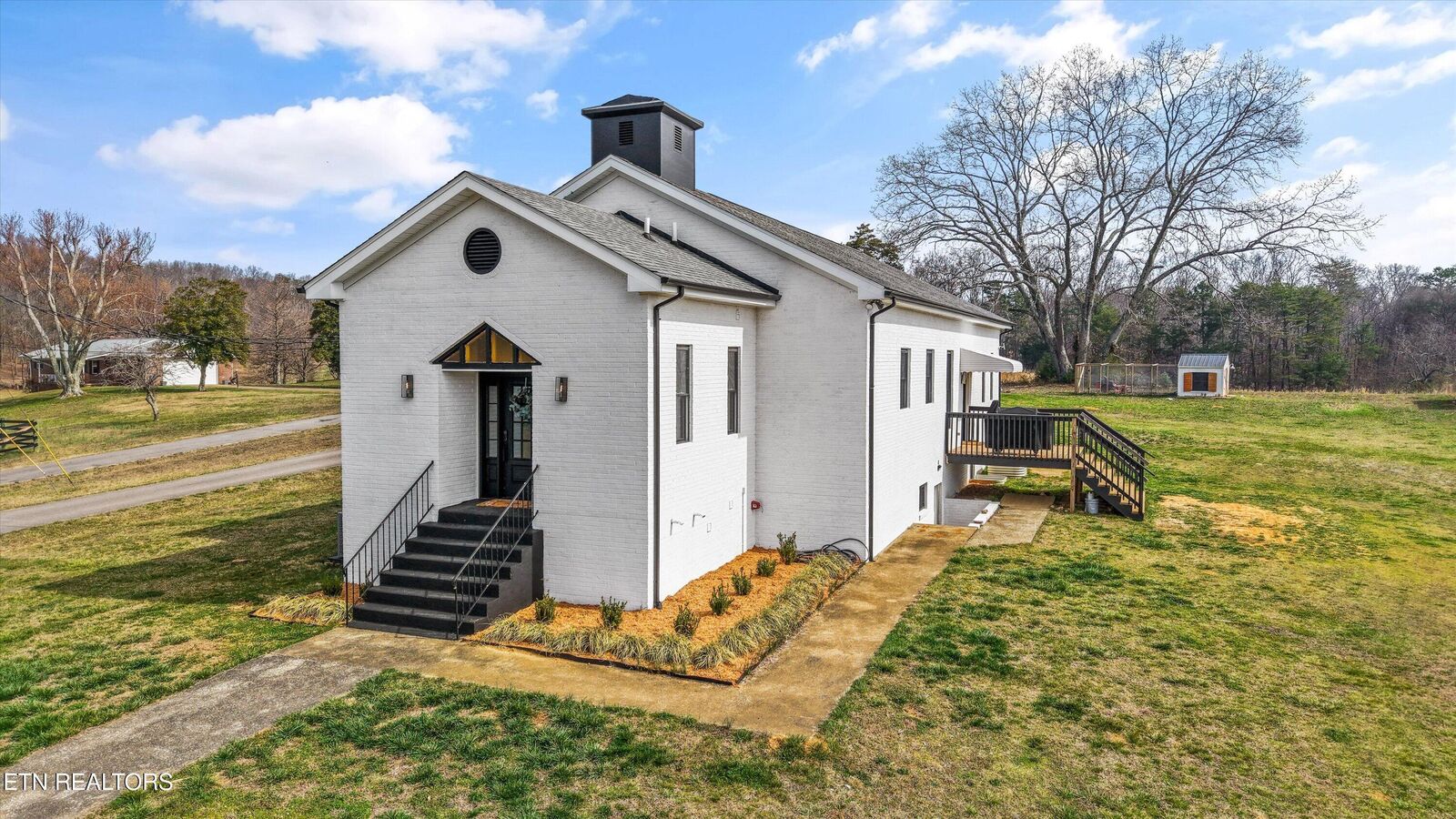 Property Photo:  13161 Vonore Rd  TN 37774 