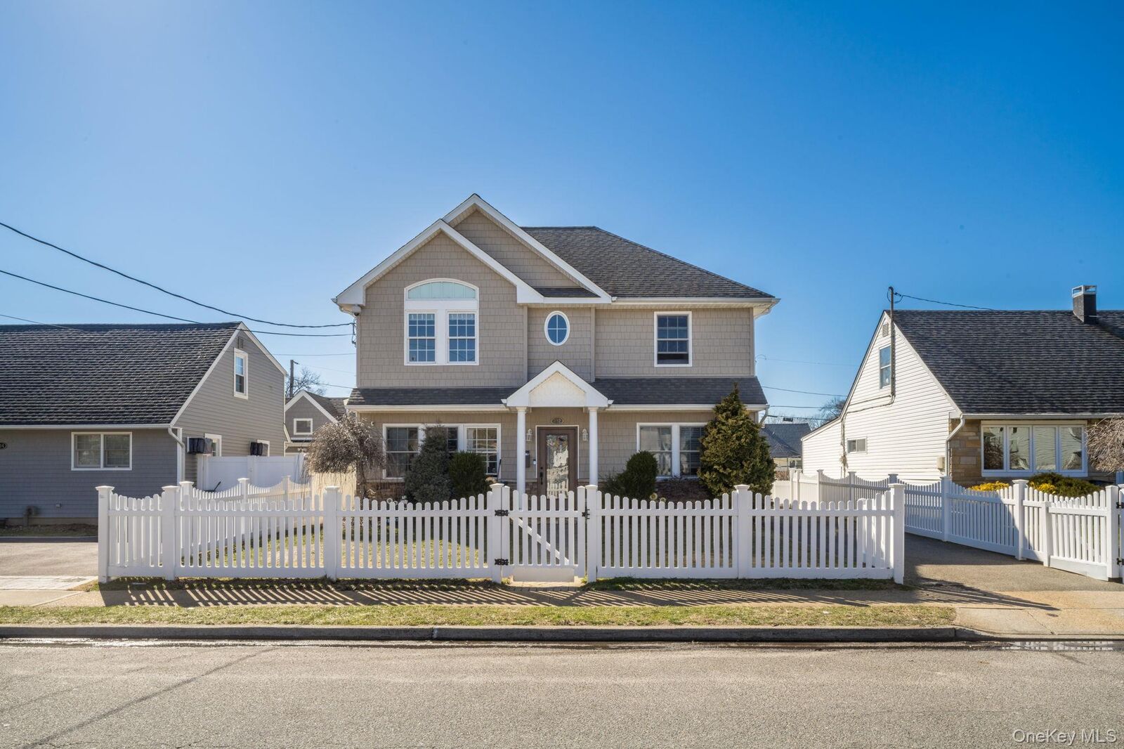 Property Photo:  732 Sunrise Avenue  NY 11710 