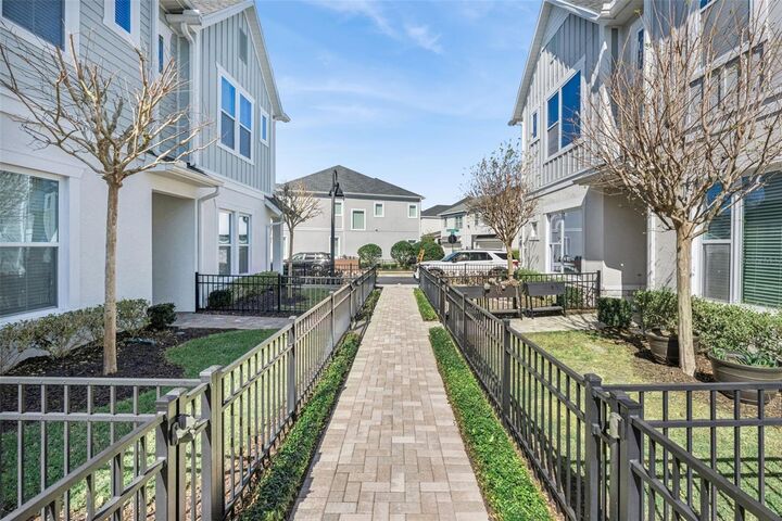 Property Photo: 1015 Lychee Court FL 32746