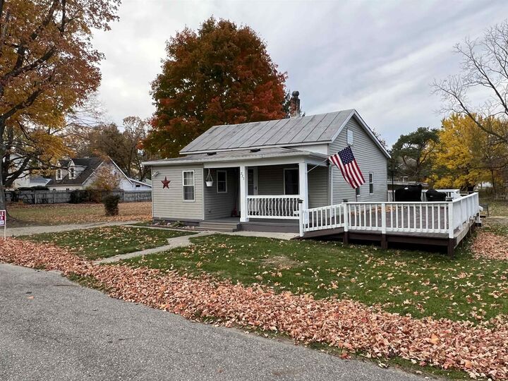 Property Photo:  223 E Lasalle Street  MI 48818 