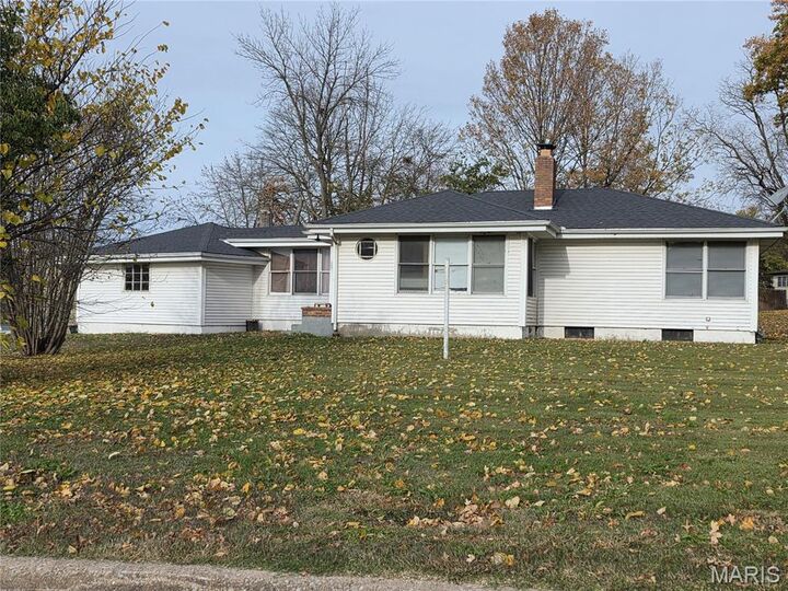Property Photo: 701 E Rodney Drive MO 63701