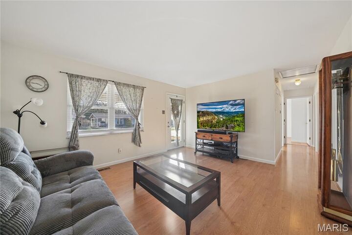 Property Photo:  2327 Wescreek Drive  MO 63043 