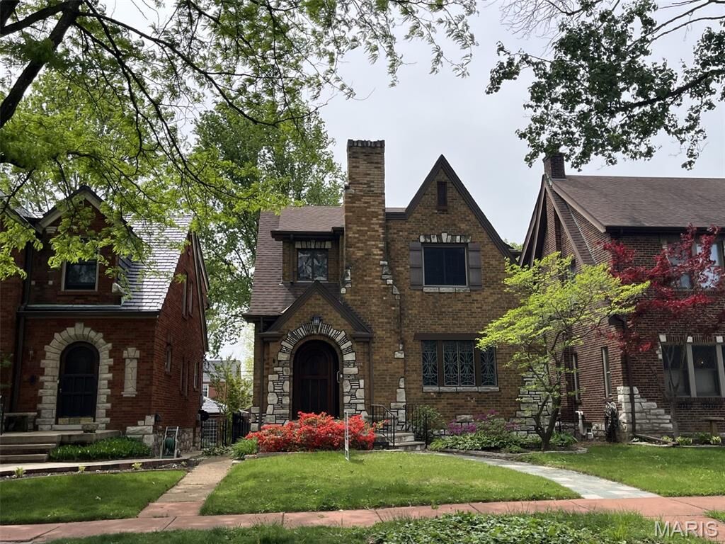 Property Photo:  5866 Delor Street  MO 63109 