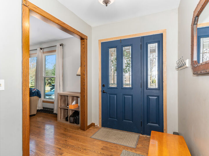 Property Photo:  109 E Oak Knoll Drive  IL 60520 