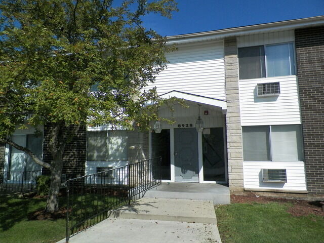 Property Photo:  8928 N Steven Drive 2D  IL 60016 