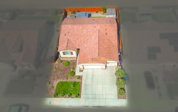 Property Photo:  652 Pinelli Drive  CA 93635 