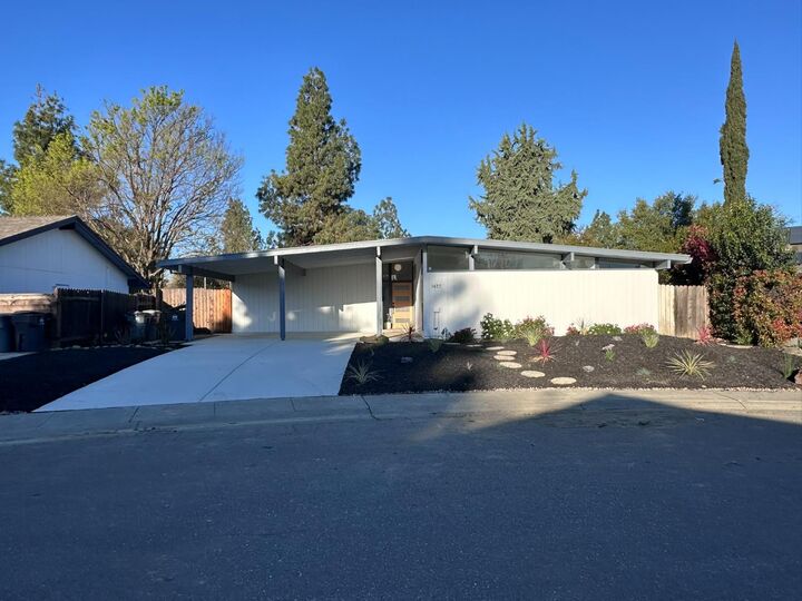 Property Photo: 1427 Brown Drive CA 95616