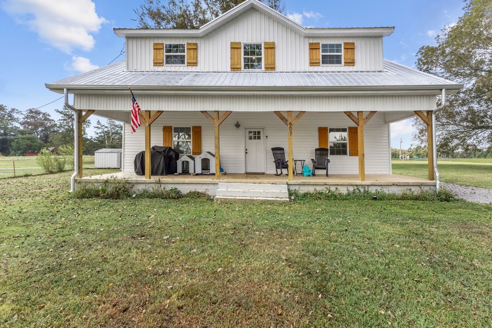 Property Photo:  607 Old Columbia Rd  TN 37180 