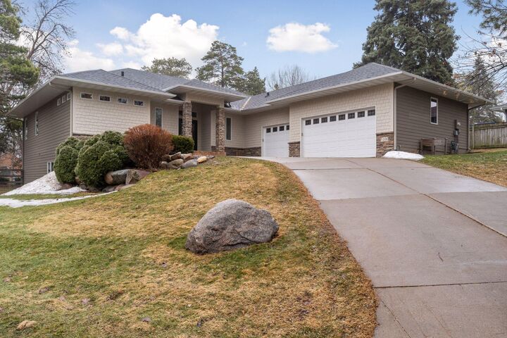 Property Photo:  5100 Glendale Road  MN 55364 