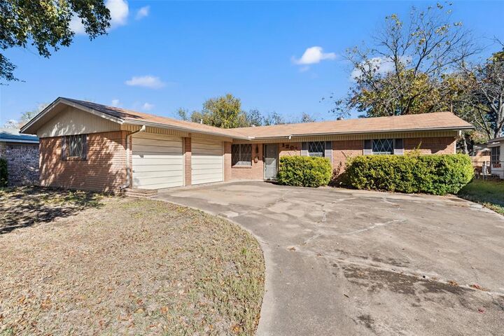 Property Photo:  1201 Melrose Drive  TX 76710 