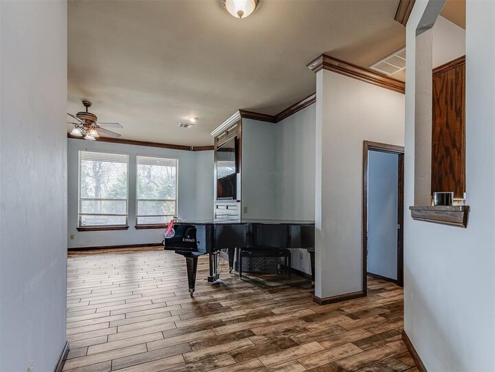 Property Photo:  1138 Fox Run Lane  OK 73010 