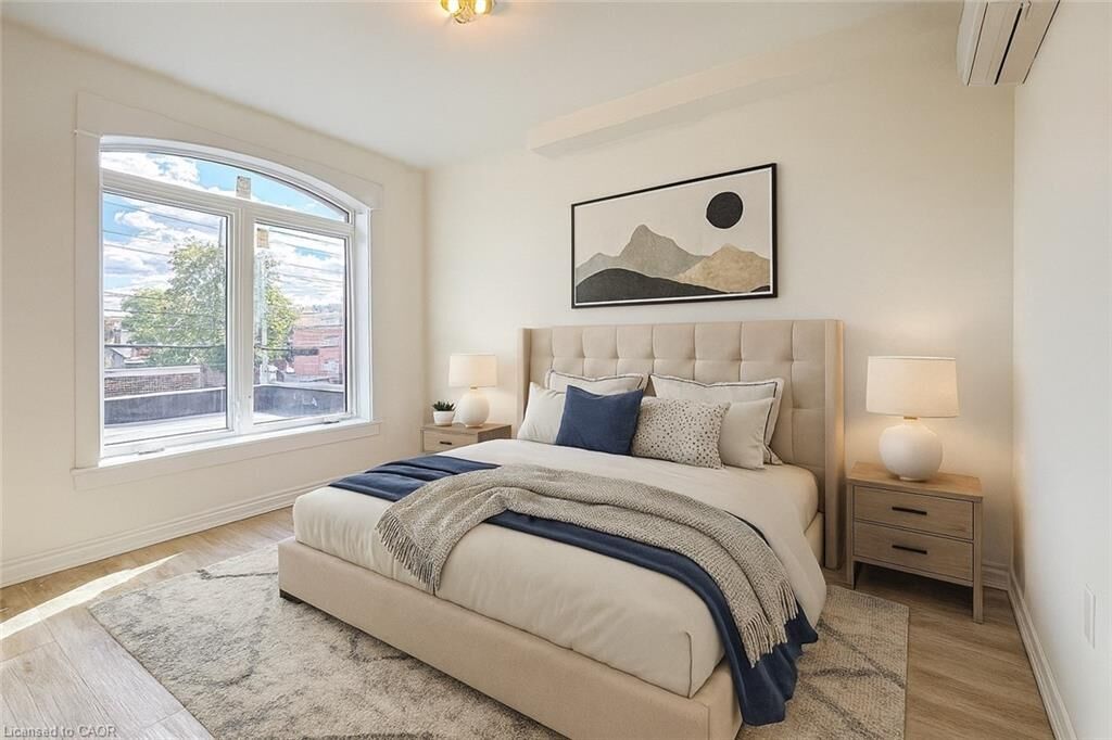 Property Photo:  76 Wentworth Street S 2  ON L8N 2Y9 