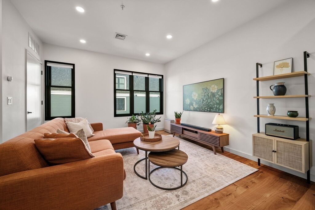 Property Photo:  211 Condor St 7  MA 02128 