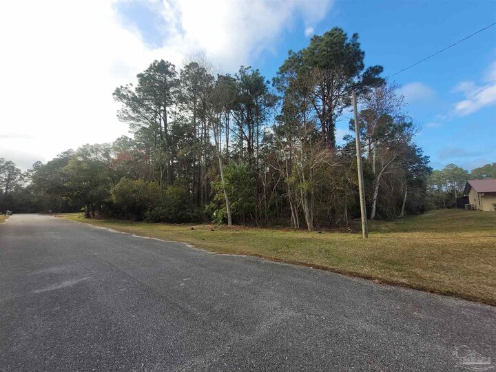 Property Photo:  8100 Pond Valley Dr  FL 32506 