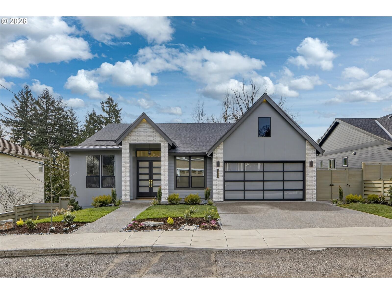 Property Photo:  1864 SW Dickinson Ln  OR 97219 