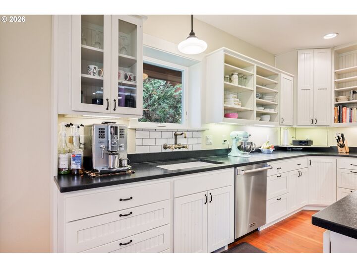 Property Photo:  180 Trinity Dr  WA 98611 