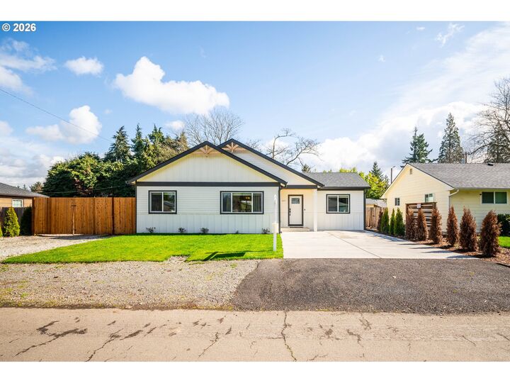 Property Photo:  601 Mt Shasta Dr  WA 98664 