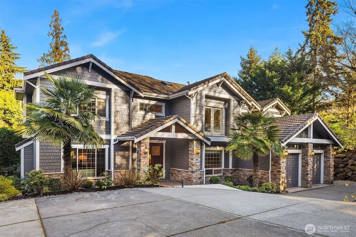 Property Photo:  9810 SE 35th Place  WA 98040 