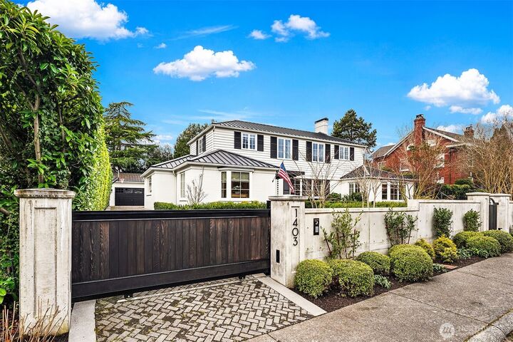 Property Photo:  1403  Shenandoah Drive E  WA 98112 