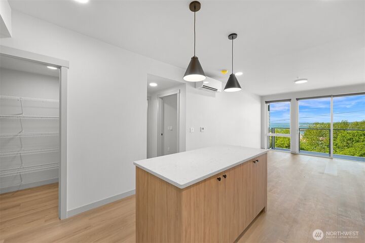 Property Photo:  820 N State Street 513  WA 98225 