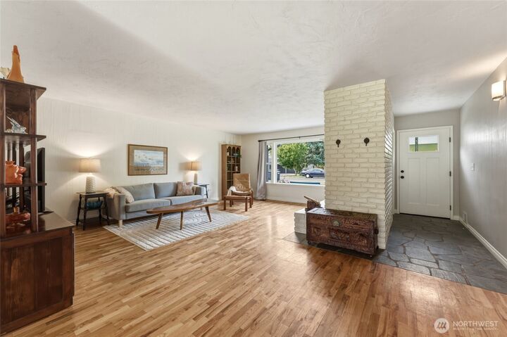 Property Photo:  1836  Pike Place  WA 99362 