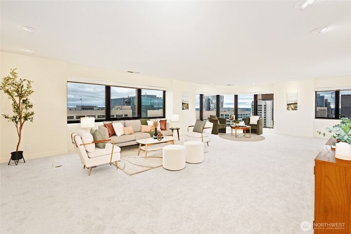 Property Photo:  1301  Spring Street 21I  WA 98104 