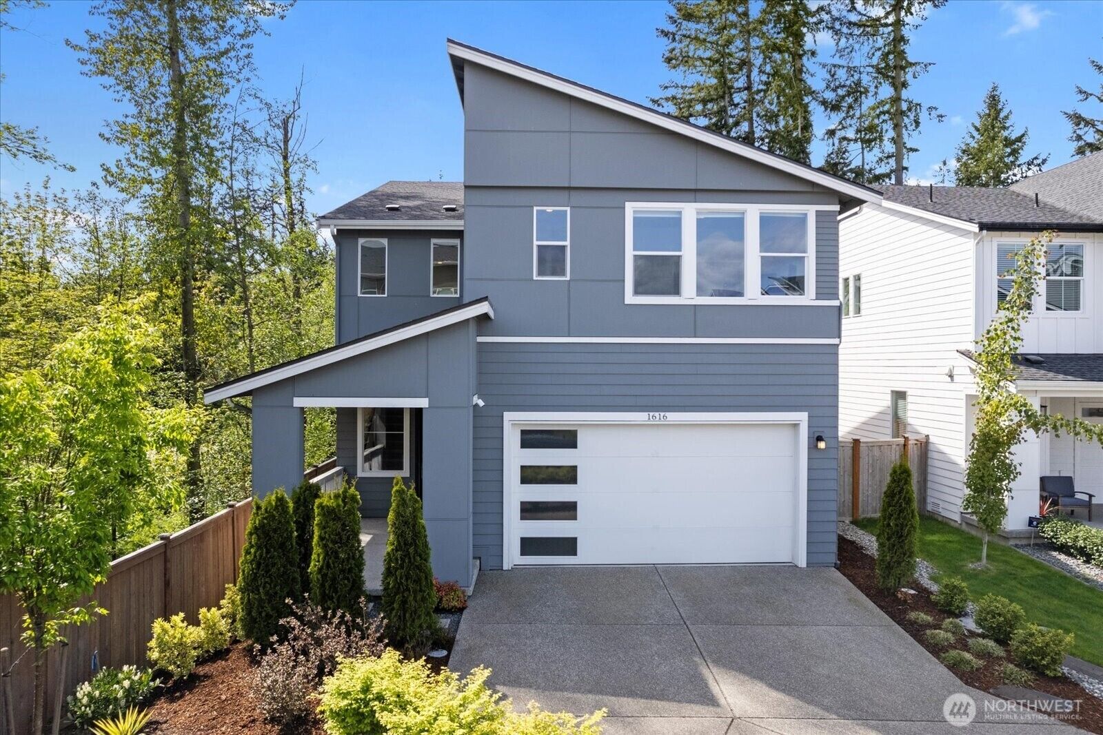 Property Photo:  1616  96th Drive SE  WA 98258 