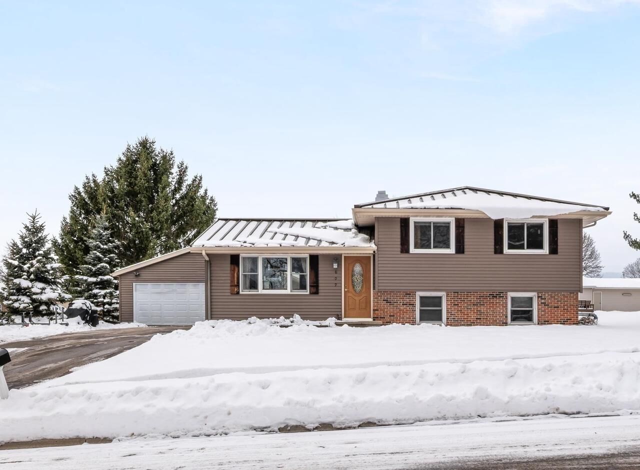 Property Photo:  609 Melanie Lane  WI 54971 