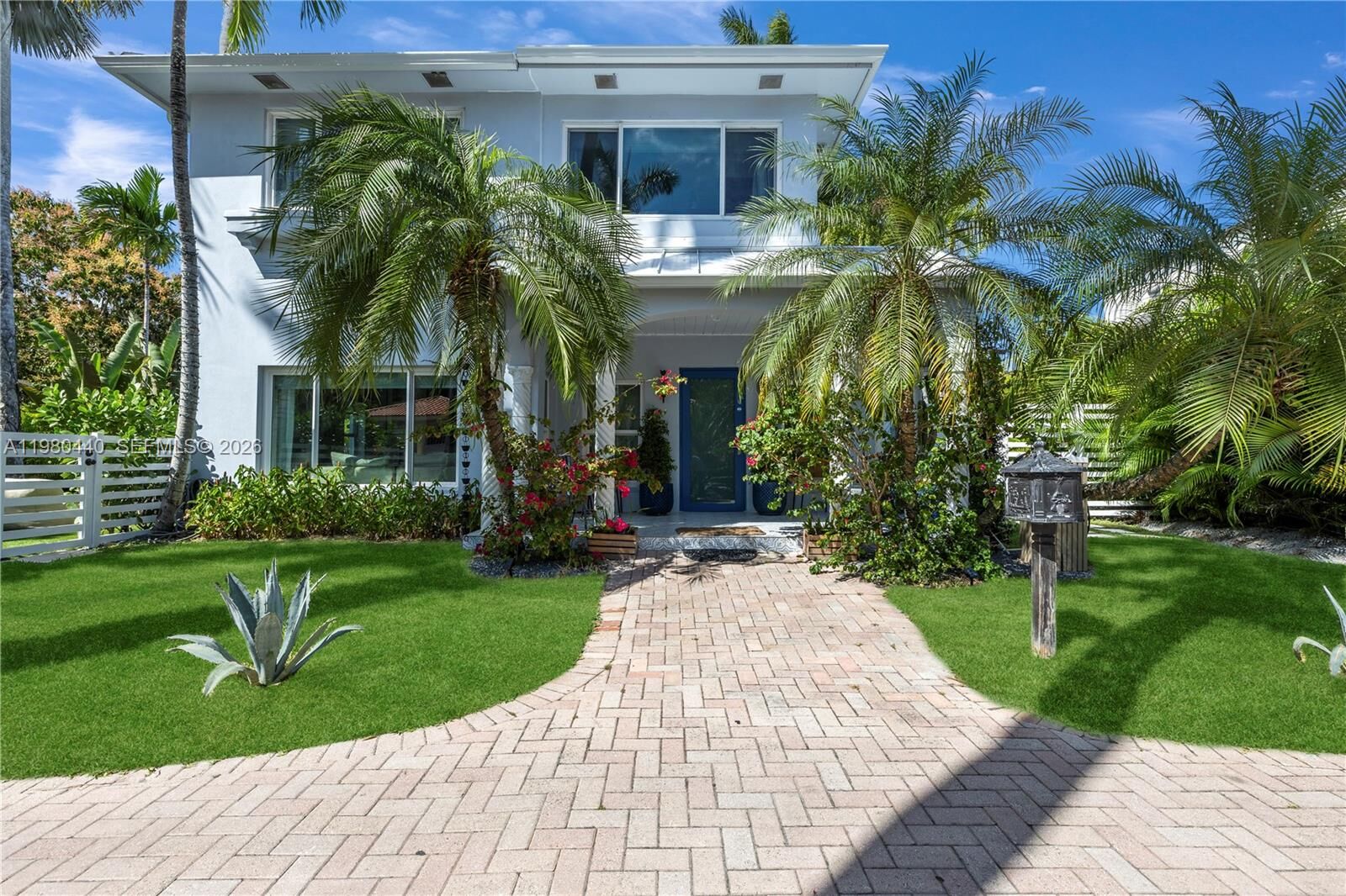 Property Photo:  1121 NE 85th St  FL 33138 