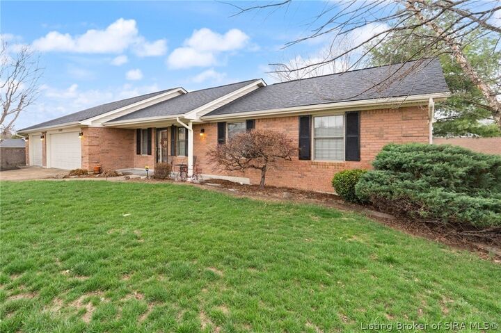 Property Photo: 3709 Bailey Drive IN 47130