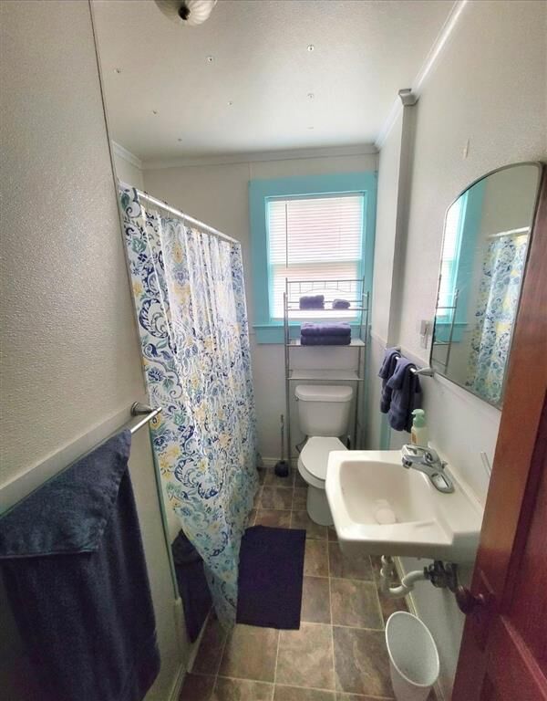 Property Photo:  105 East Street  LA 70601 