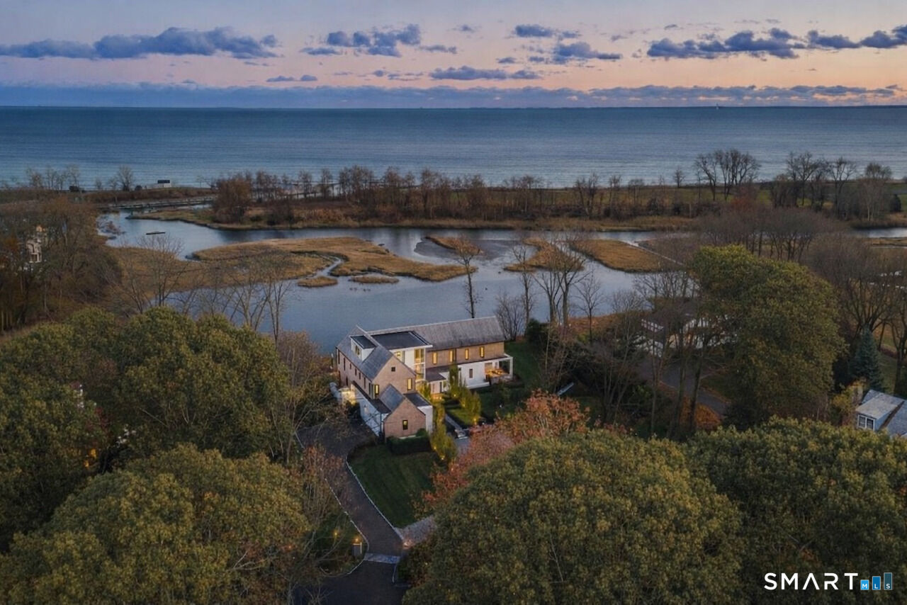 Property Photo:  19 Beachside Common  CT 06880 