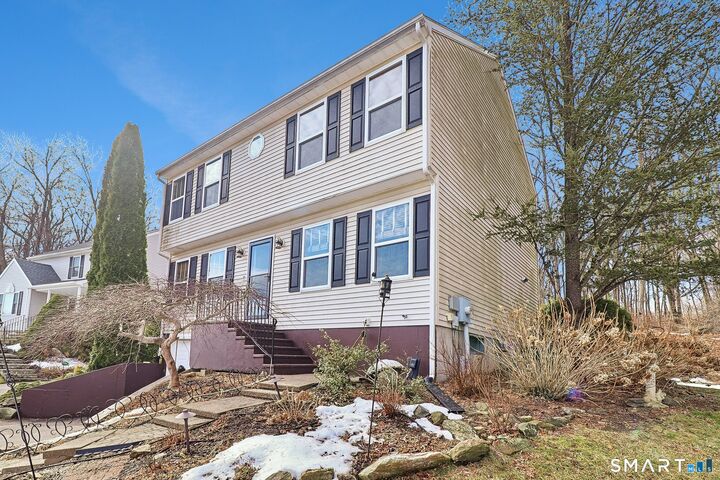 Property Photo:  154 Hull Street  CT 06401 