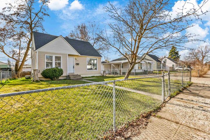 Property Photo:  1648 E Rockwell Ave  WA 99207 