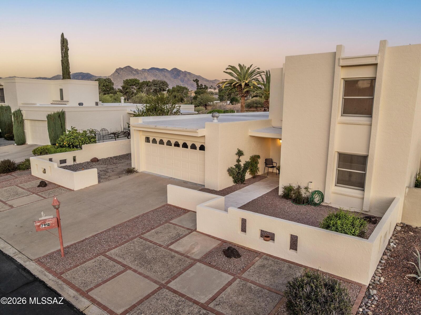 Property Photo:  7912 N Casas Cameo  AZ 85742 