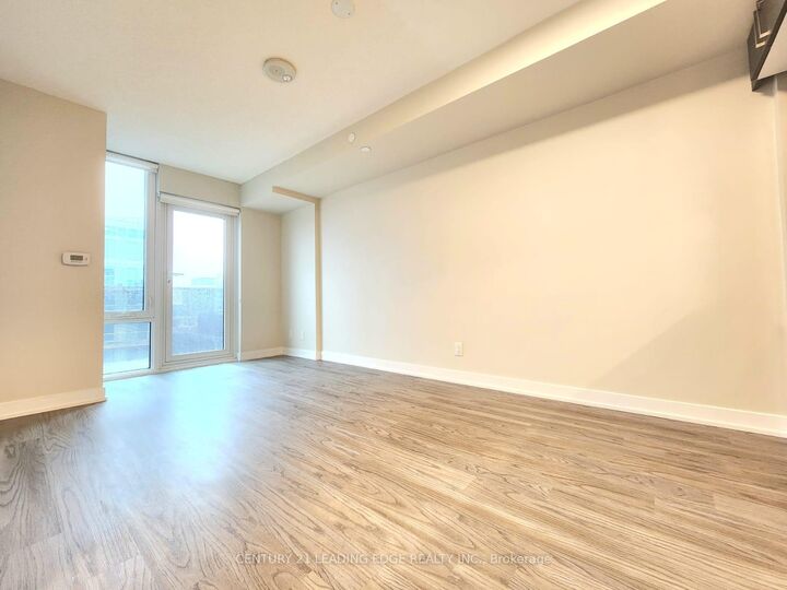 Photo de la propriété:  38 Monte Kwinter Court 1318  ON M3H 0E2 