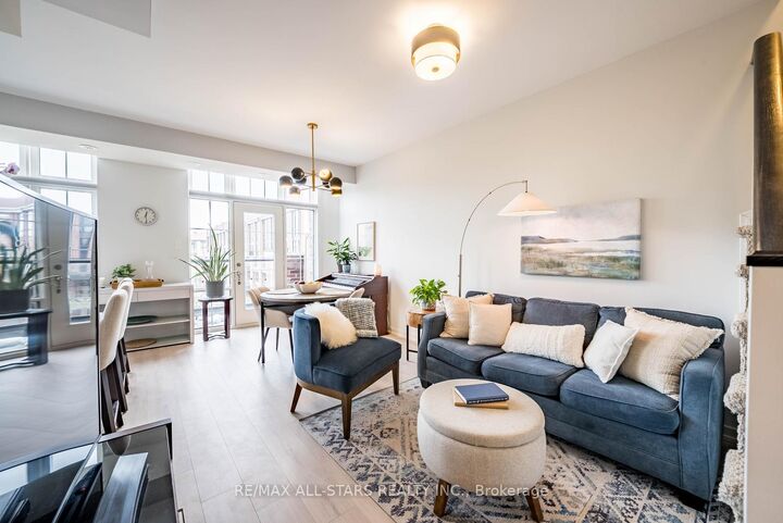 Property Photo: 2 Linsmore Place 302 ON L4A 4T4
