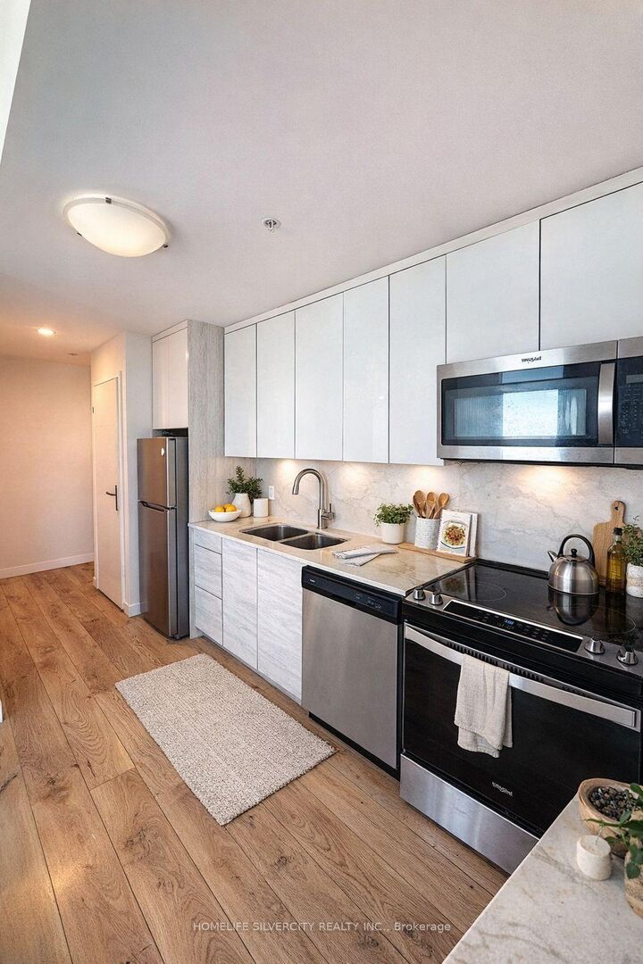 Property Photo: 60 Frederick Street 3302 ON N2H 0C7