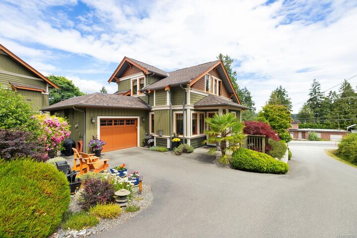 262A Fulford-Ganges Rd — photo 1