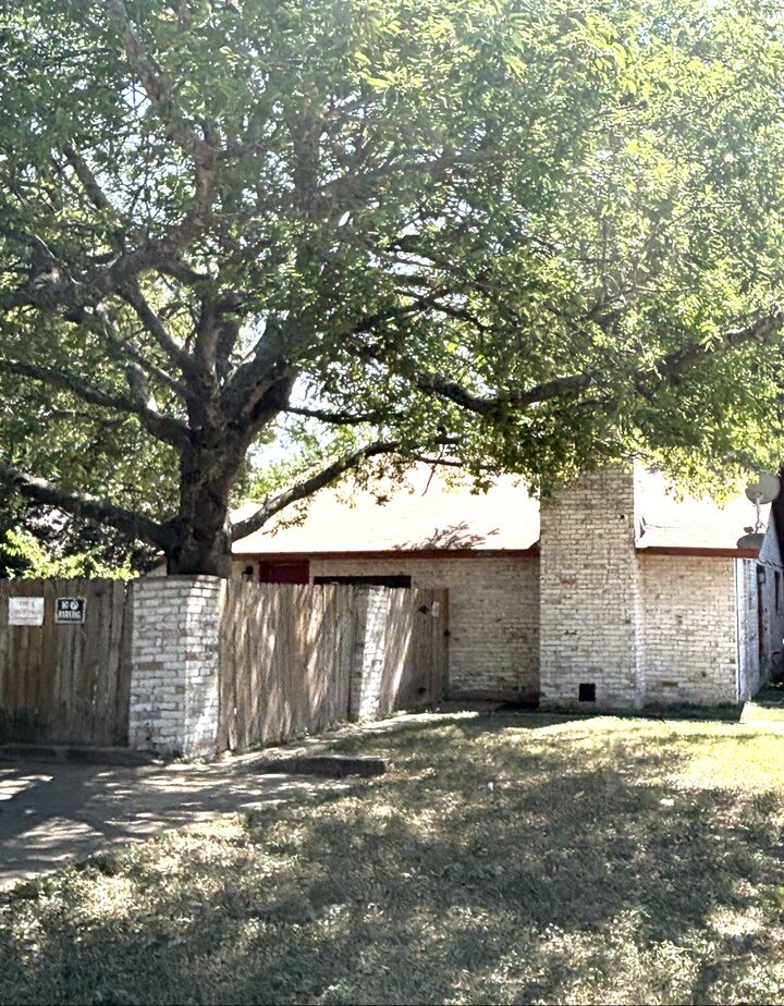 Property Photo:  3103 Edgedale Drive A  TX 78723 