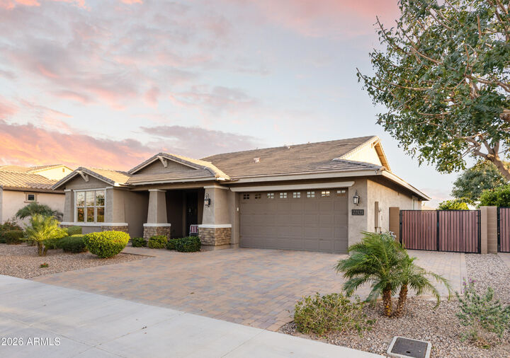 Property Photo:  22121 E Russet Road  AZ 85142 
