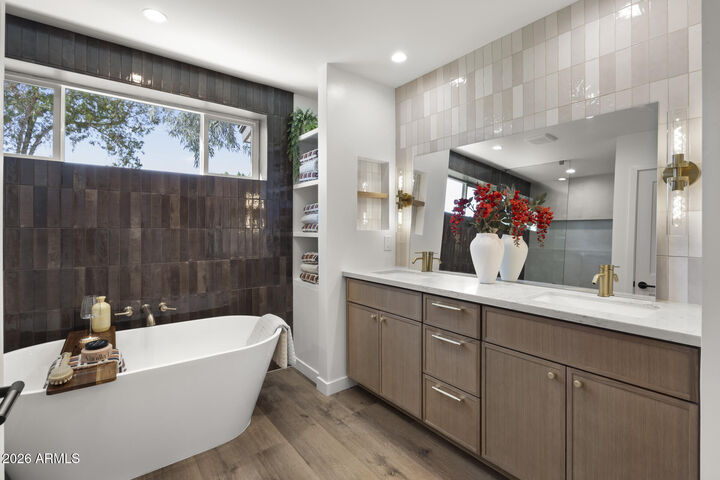 Property Photo: 519 N Redondo Drive N AZ 85340