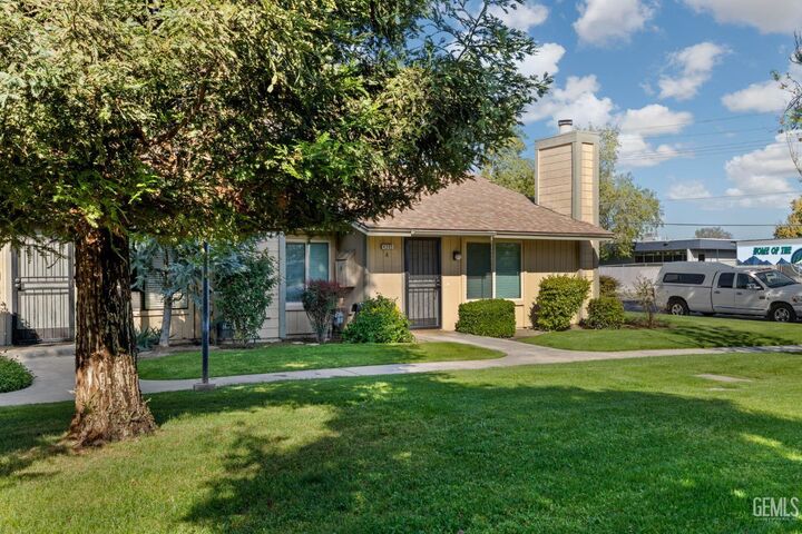 Property Photo:  4305 Planz Road A  CA 93309 