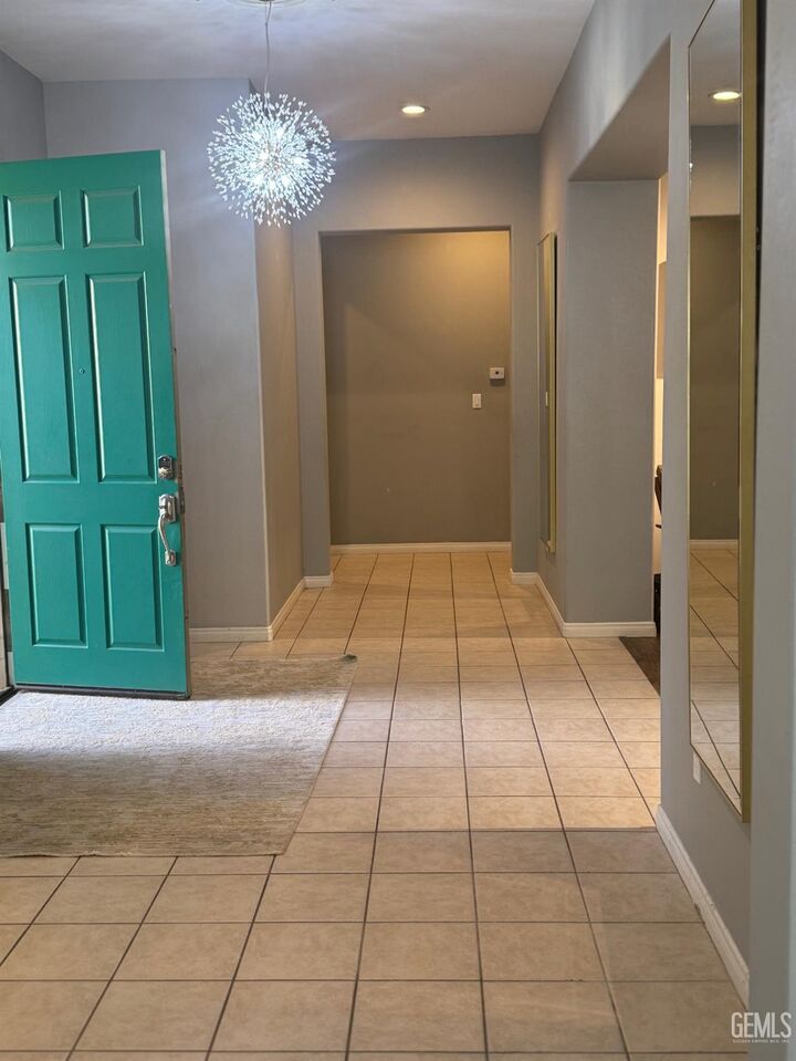 Property Photo:  5011 Pelican Hill Drive  CA 93312 