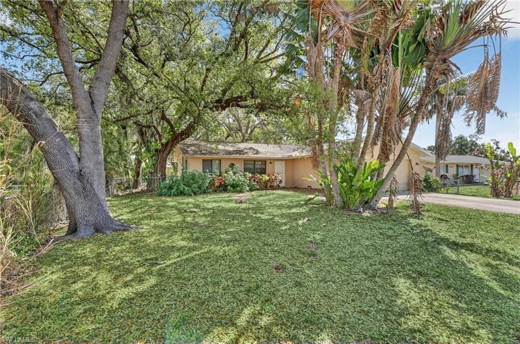 Property Photo:  1938 Flamingo Dr  FL 33917 