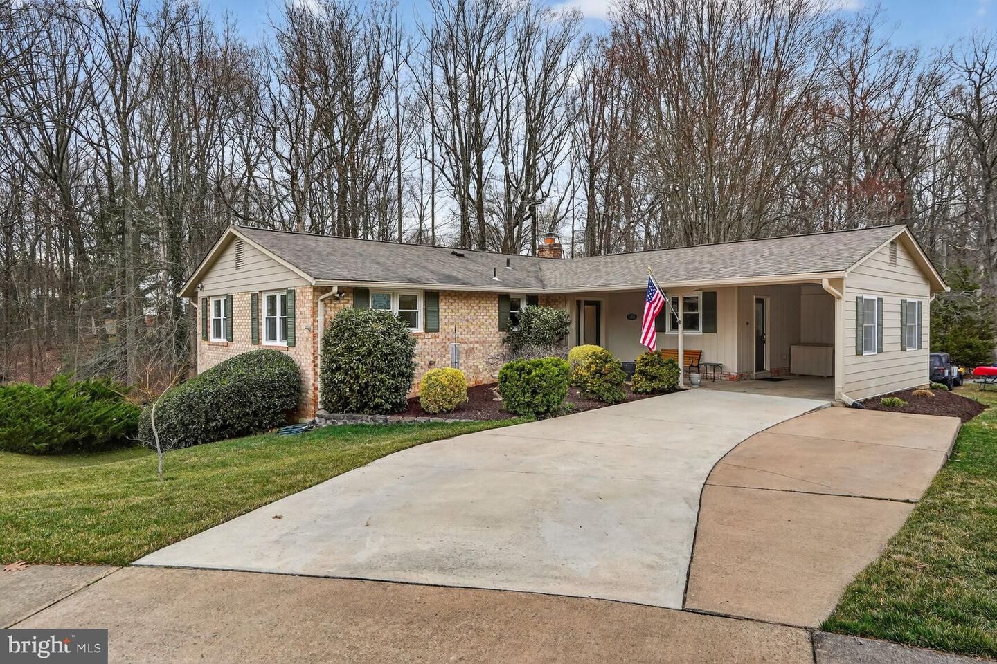Property Photo:  5206 Pimlico Court  VA 22032 