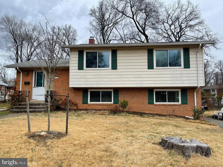 Property Photo:  7407 Sweetbriar Drive  MD 20740 