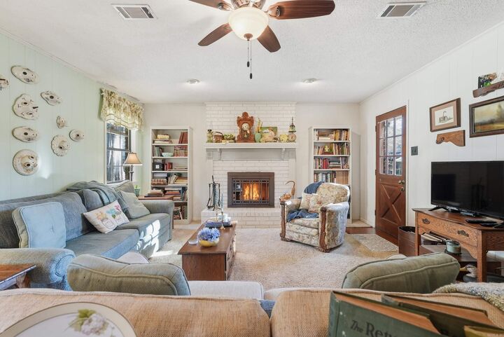 Property Photo:  2 Pin Oak Drive  AR 72034 