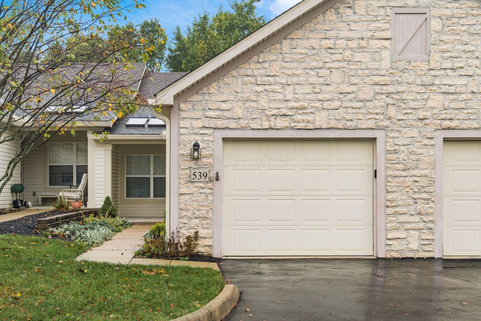 Property Photo: 539 S Market Street OH 43136