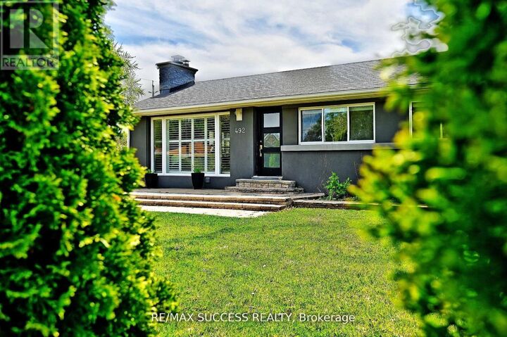 Property Photo:  492 Sherin Drive  ON L6L 4J8 